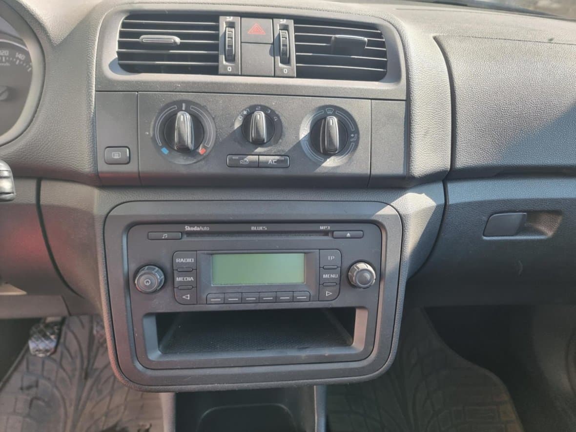 2011 Škoda Fabia - 17