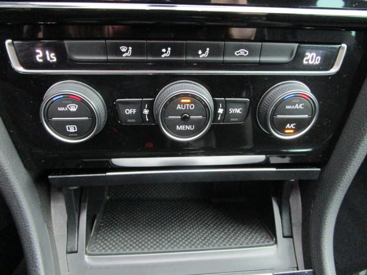 2018 Volkswagen Golf - 12