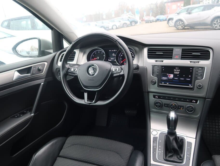 2016 Volkswagen GOLF - 9