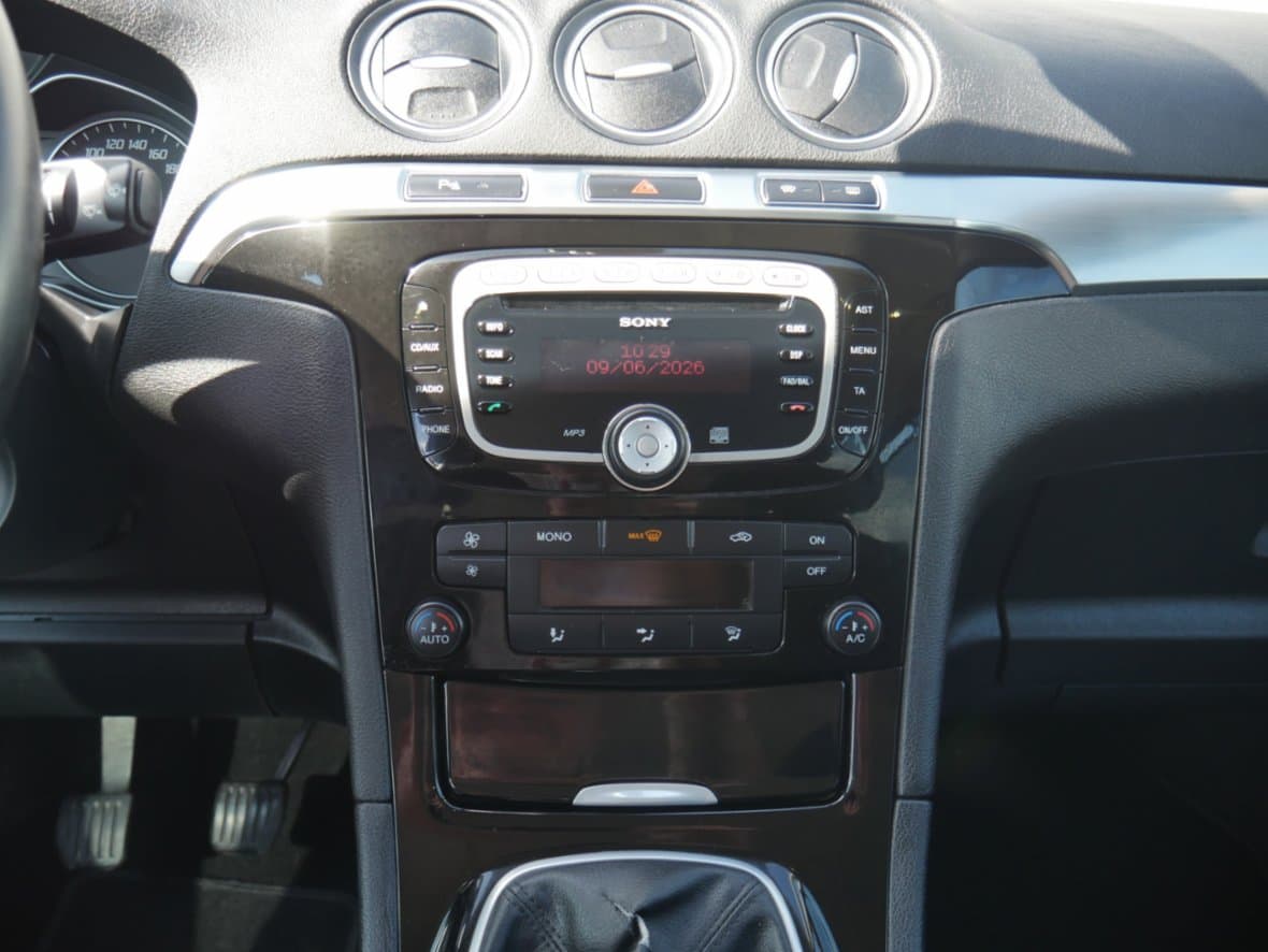 2012 Ford S-MAX - 11