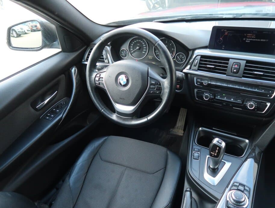 2013 BMW 3-SERIES - 9