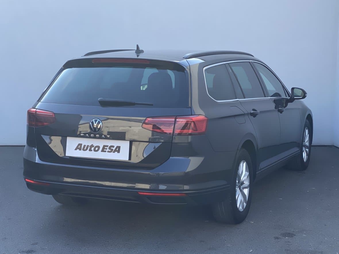 2021 Volkswagen PASSAT - 4