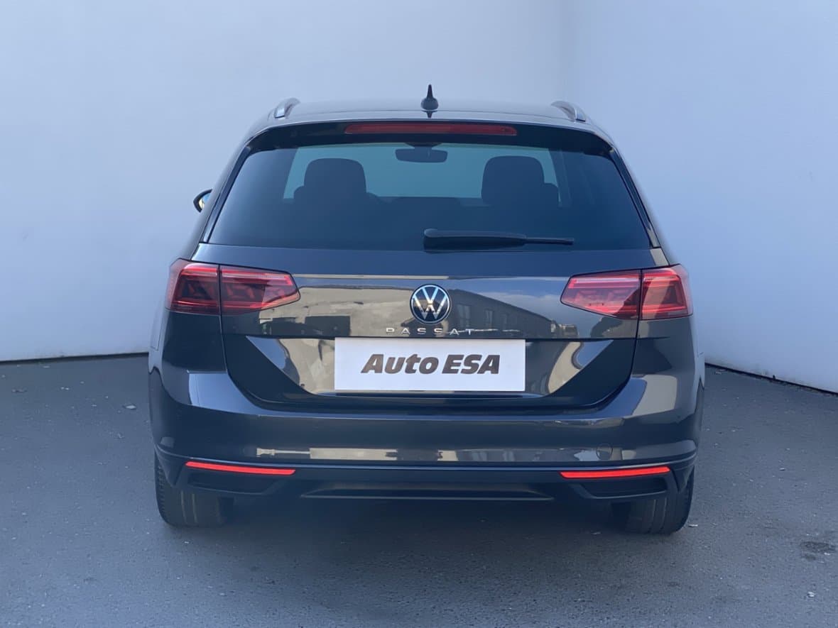 2021 Volkswagen PASSAT - 5