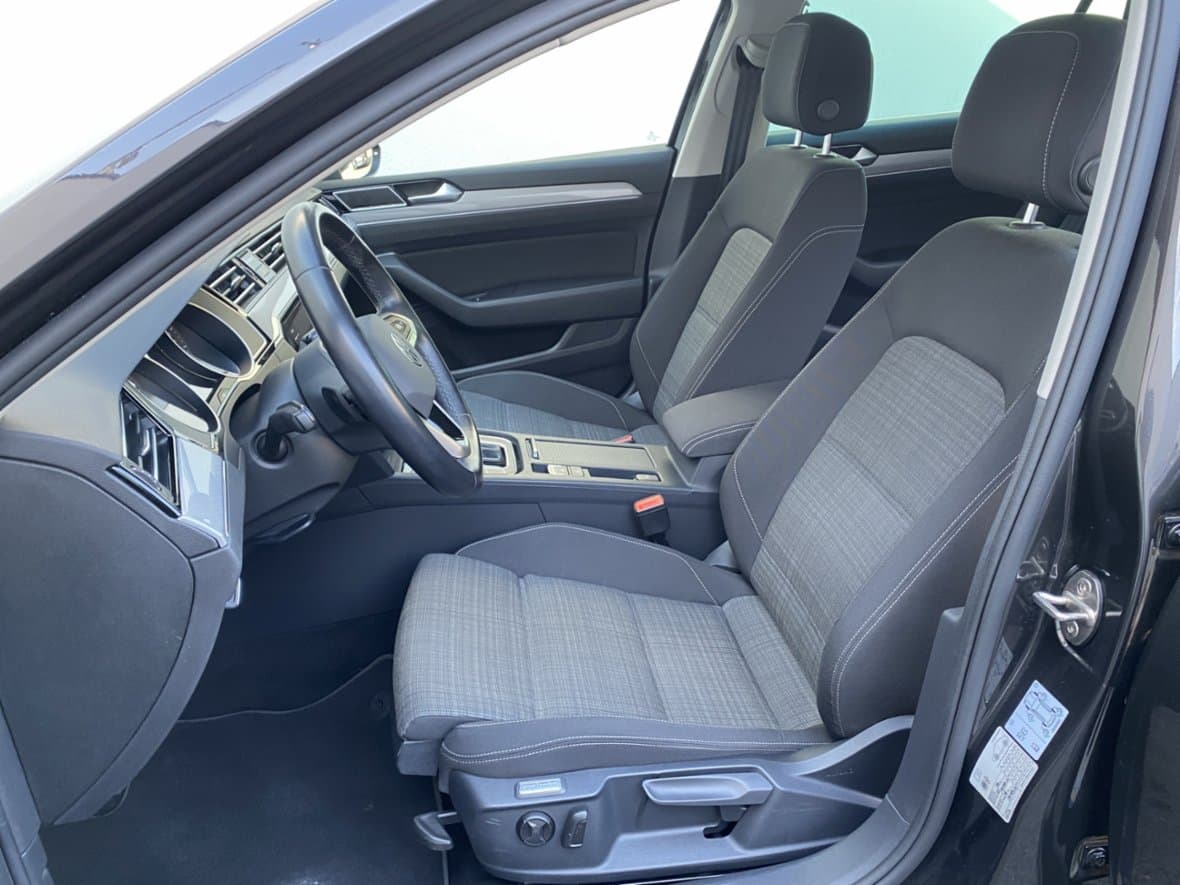 2021 Volkswagen PASSAT - 9