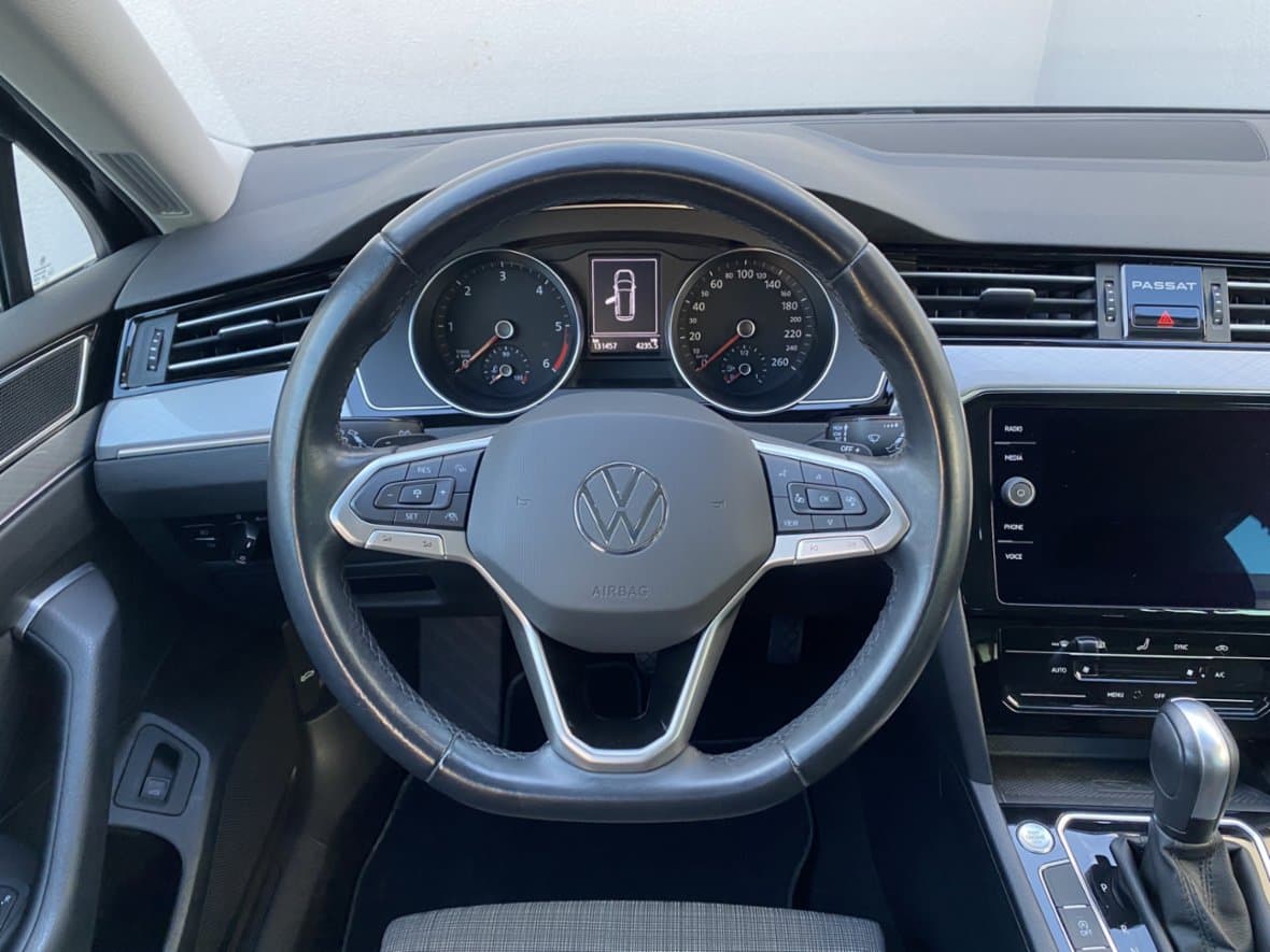 2021 Volkswagen PASSAT - 11