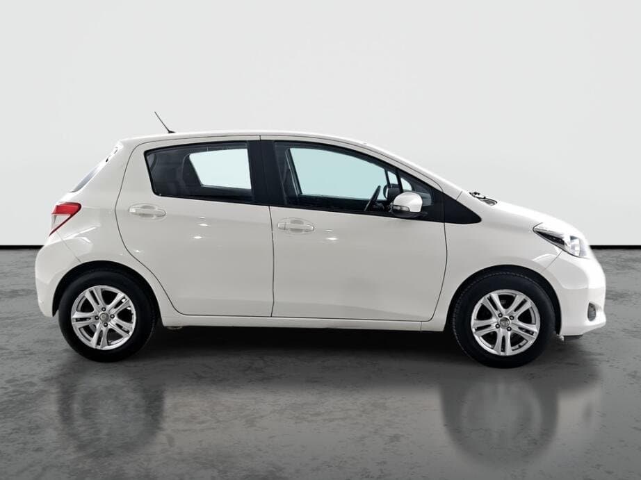 2012 Toyota YARIS - 8