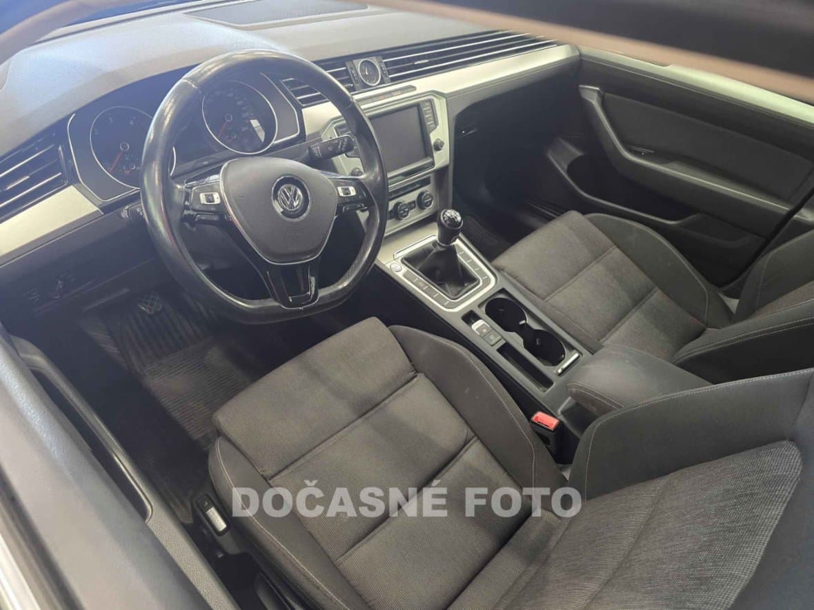 2015 Volkswagen PASSAT - 3
