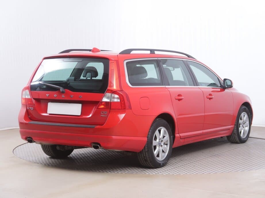 2012 Volvo V70 - 7