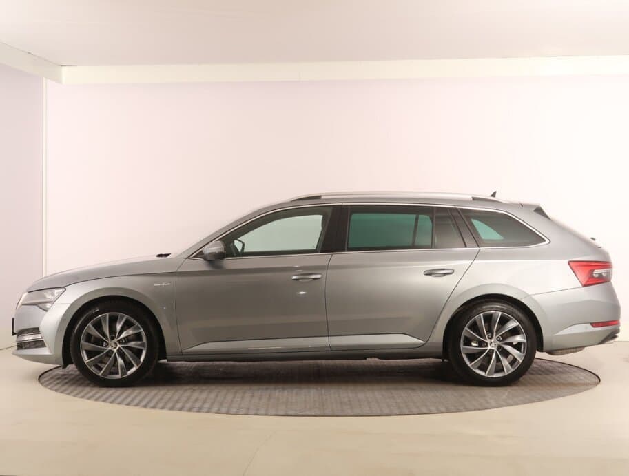 2021 Škoda SUPERB - 4
