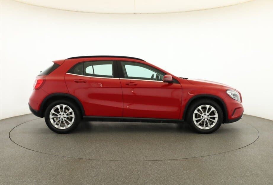 2017 Mercedes-Benz GLA - 8