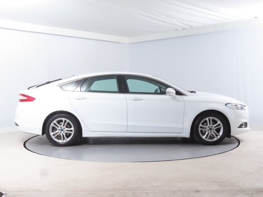 2015 Ford MONDEO - 8