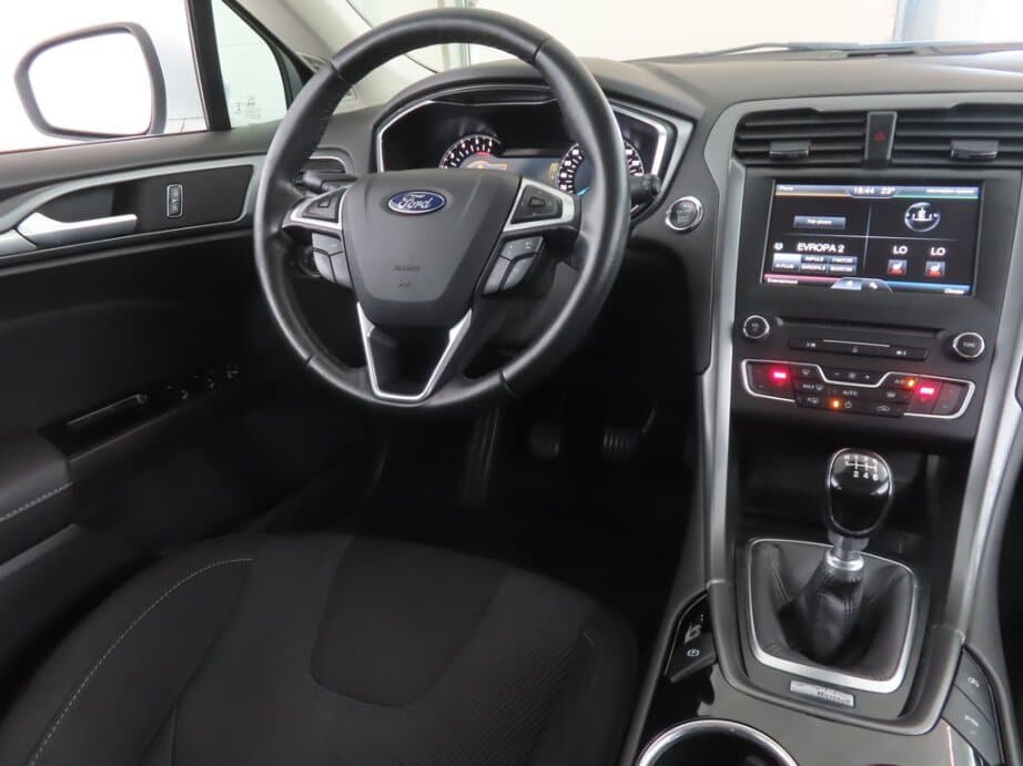 2015 Ford MONDEO - 9