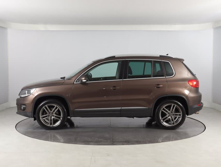 2012 Volkswagen TIGUAN - 4