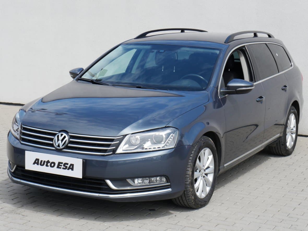 2011 Volkswagen PASSAT - 3