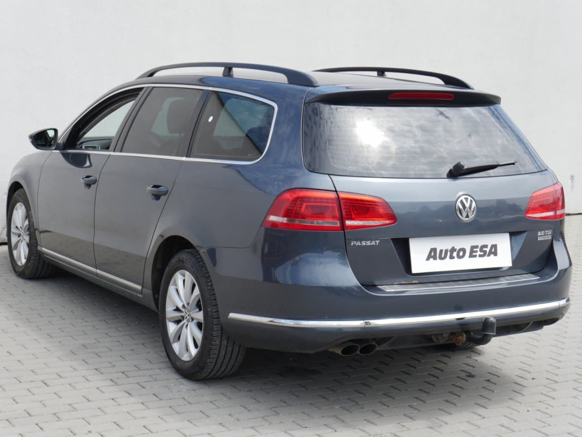 2011 Volkswagen PASSAT - 6