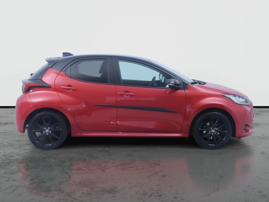 2022 Toyota YARIS - 8