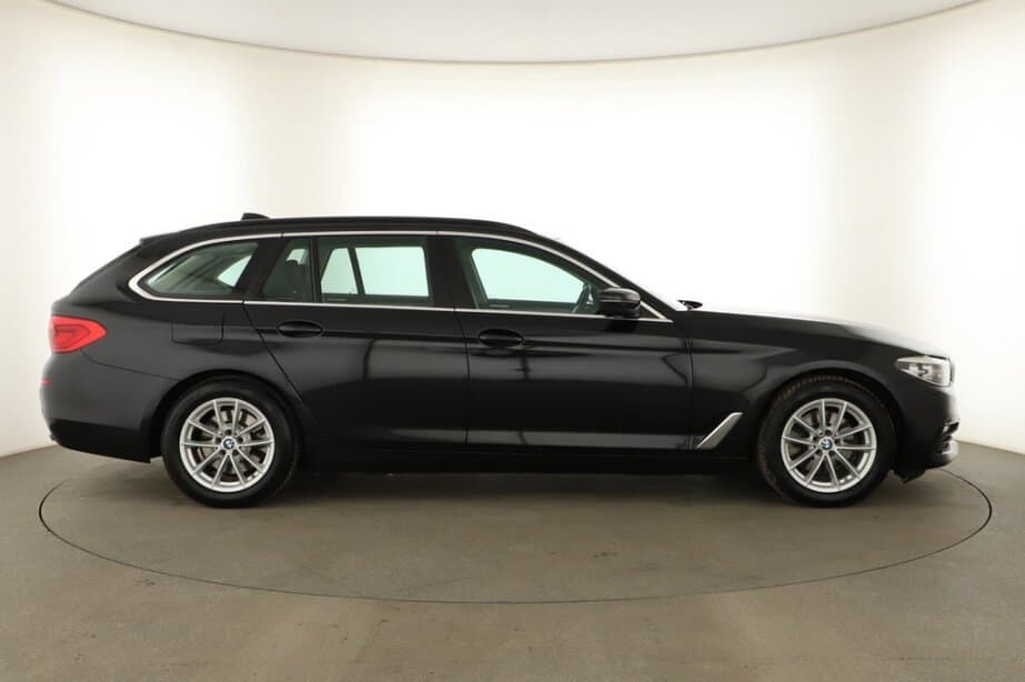 2017 BMW 5-SERIES - 8