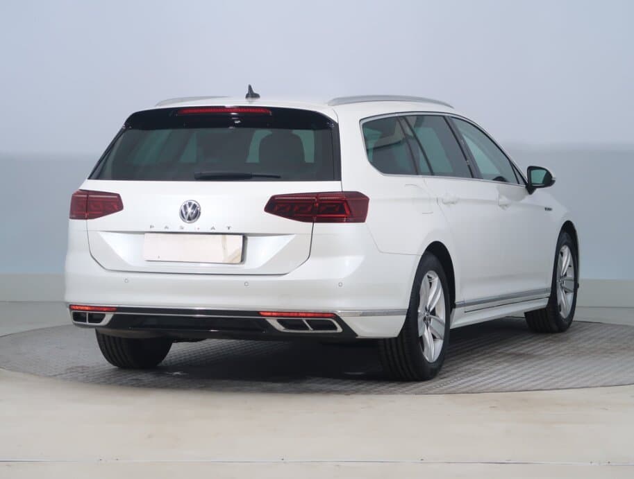 2020 Volkswagen PASSAT - 7