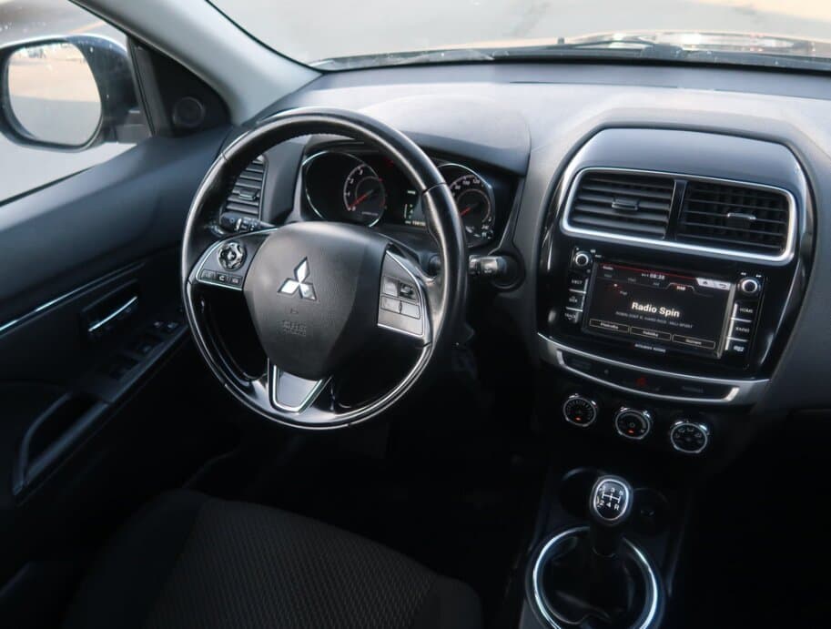 2017 Mitsubishi ASX - 9
