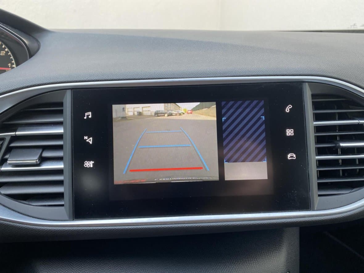 2020 Peugeot 308 - 18