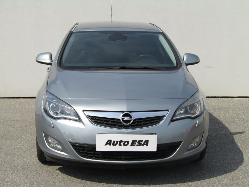 2010 Opel ASTRA - 2
