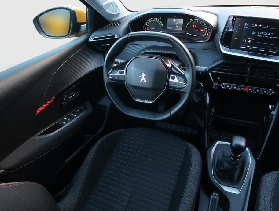 2021 Peugeot 208 - 9