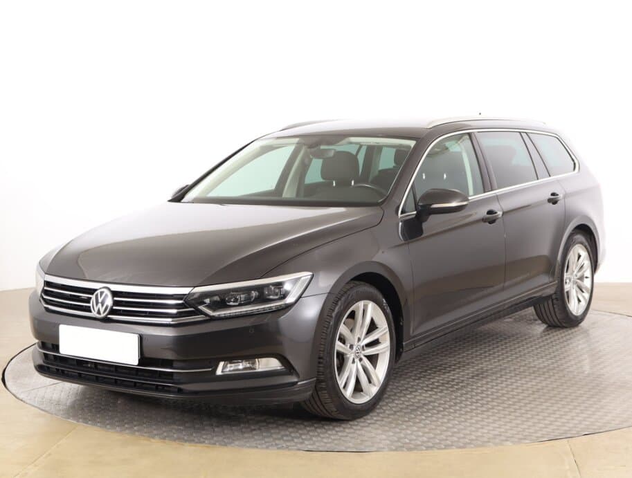 2019 Volkswagen PASSAT - 3
