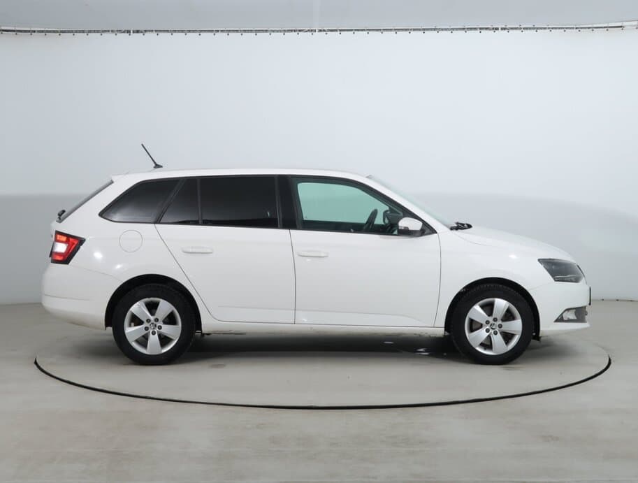 2016 Škoda FABIA - 8