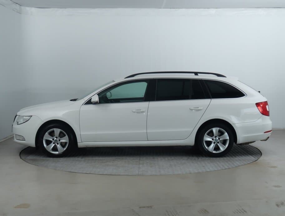 2011 Škoda SUPERB - 4