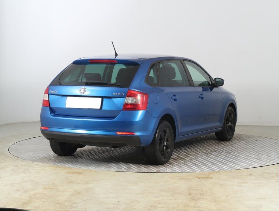 2014 Škoda RAPID - 13