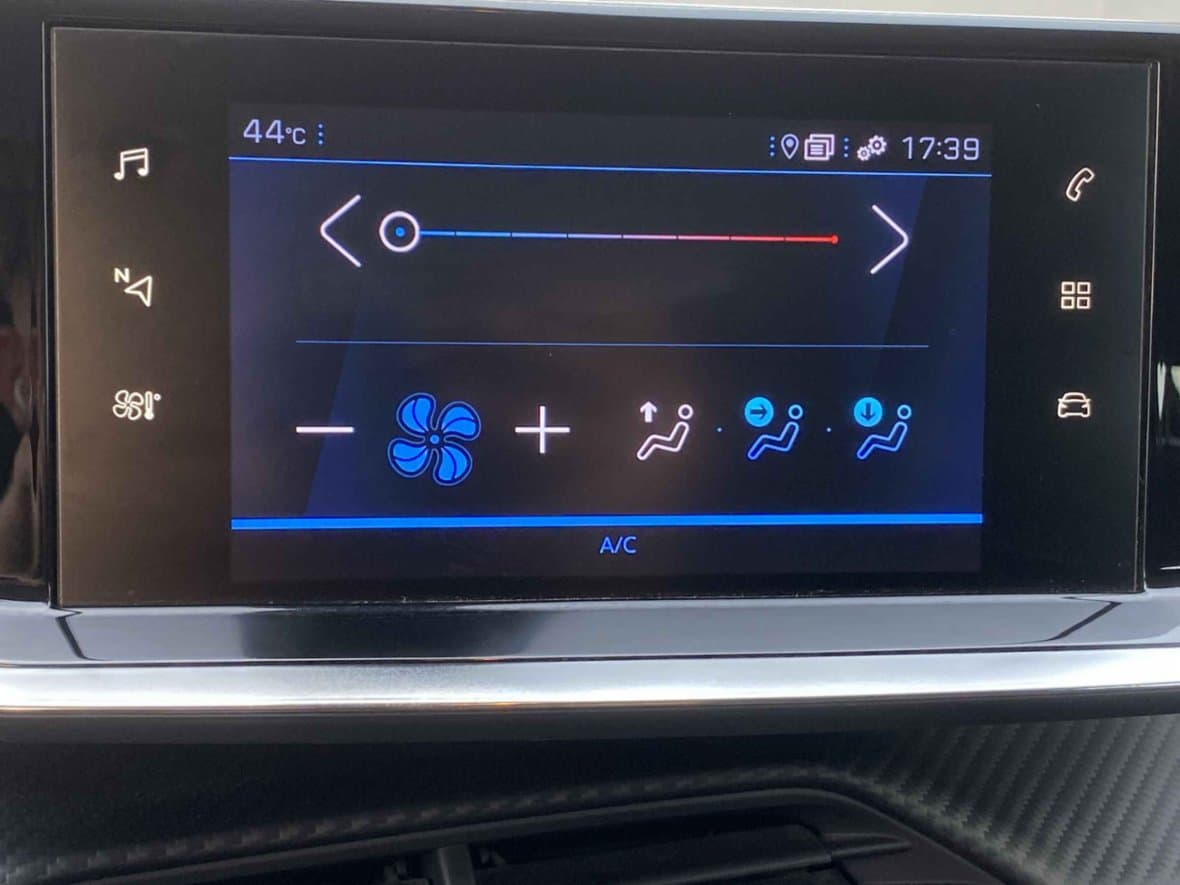 2021 Peugeot 208 - 15