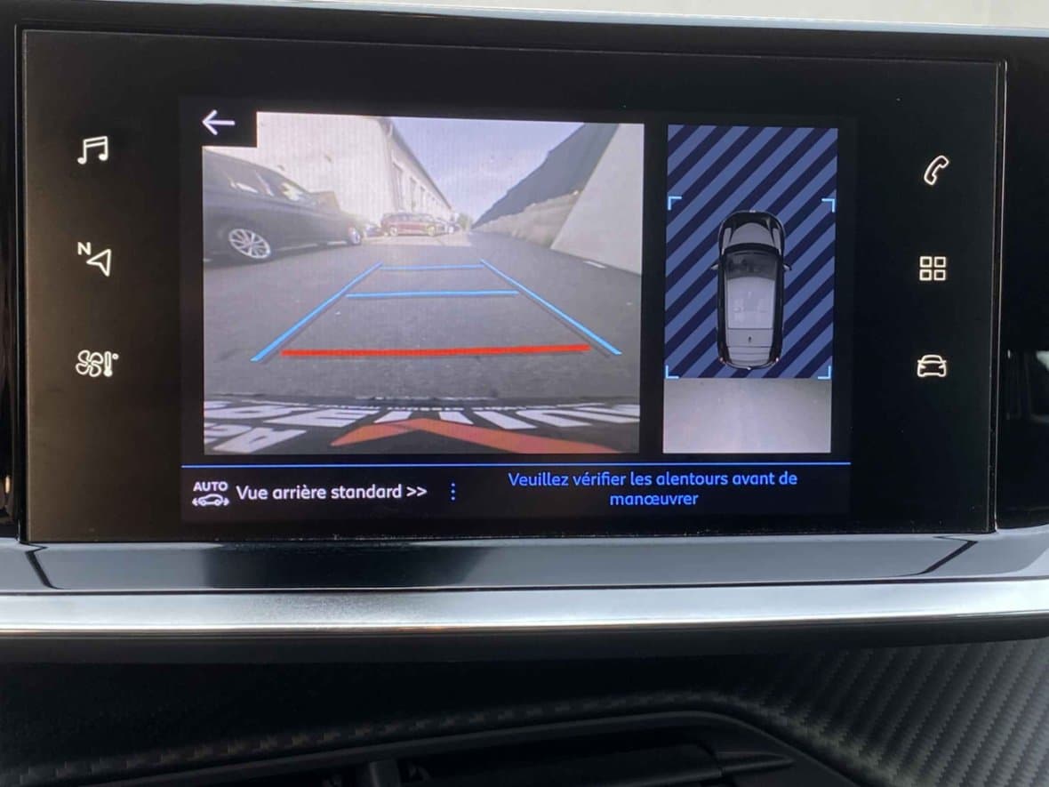 2021 Peugeot 208 - 18