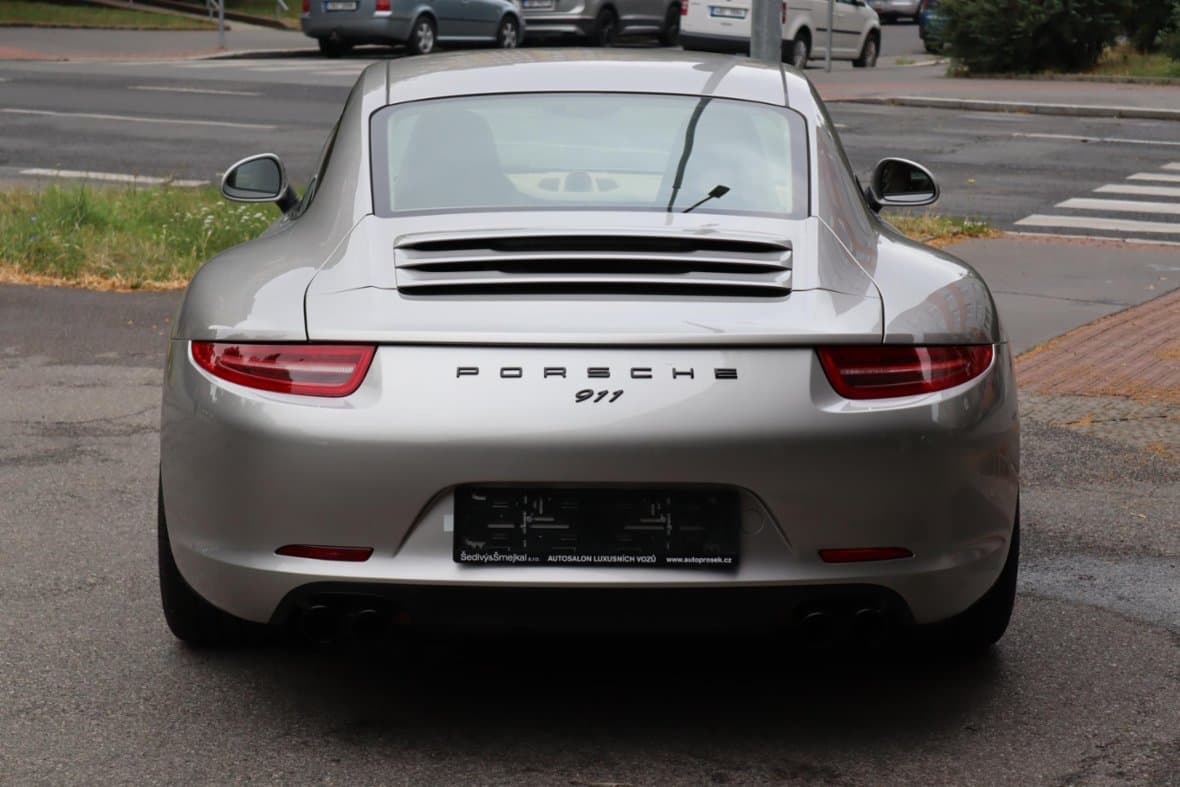 2012 Porsche 911 - 12