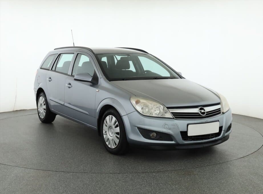 Opel Astra, 1.7 CDTI, Tažné, Klima, rezervace,