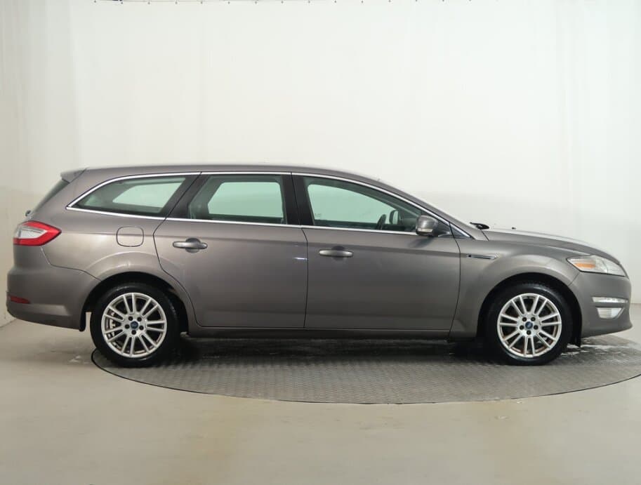 2011 Ford MONDEO - 8