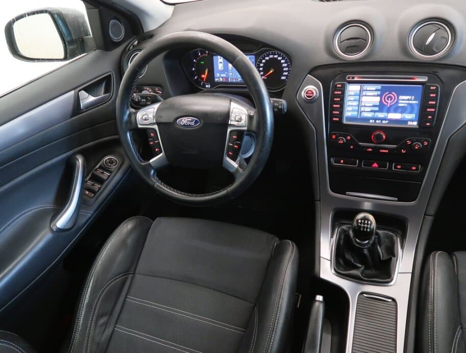 2011 Ford MONDEO - 9