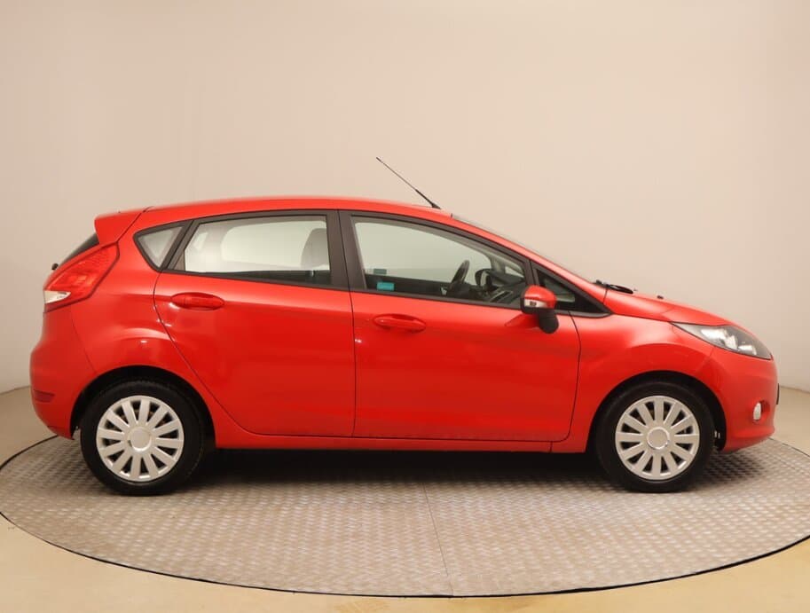 2012 Ford FIESTA - 8