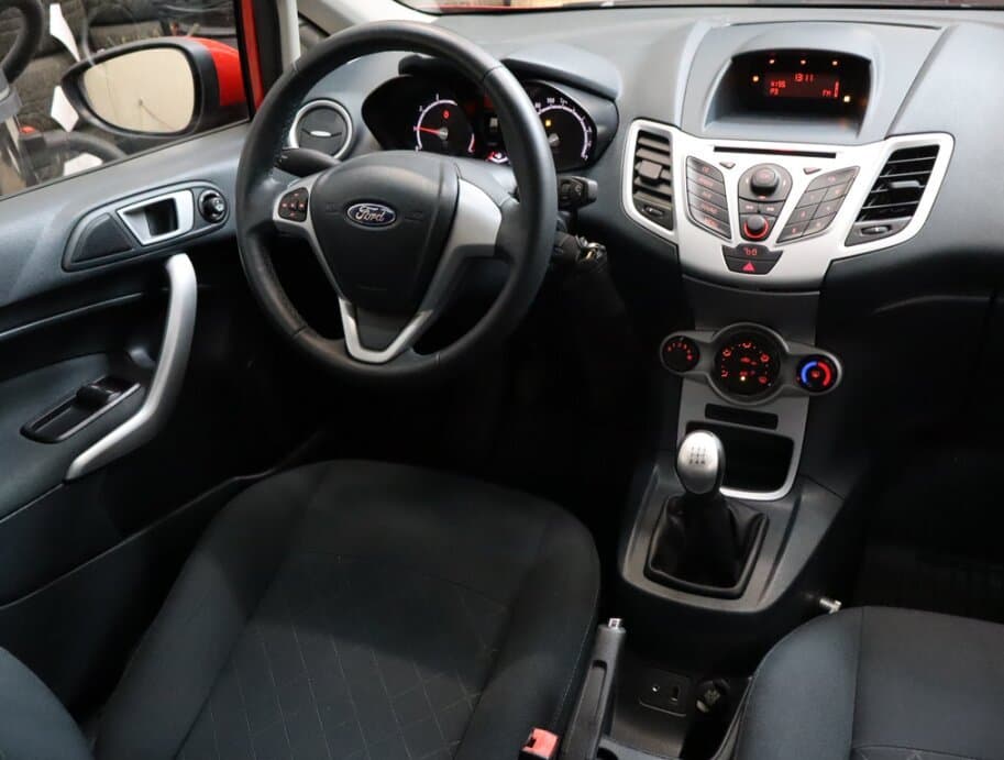 2012 Ford FIESTA - 9