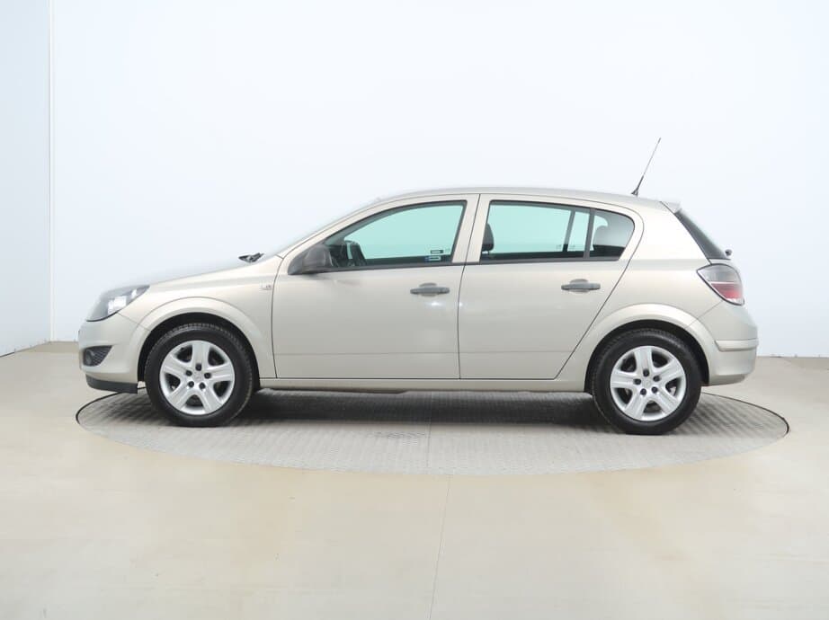 2010 Opel ASTRA - 4