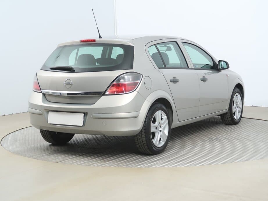 2010 Opel ASTRA - 7