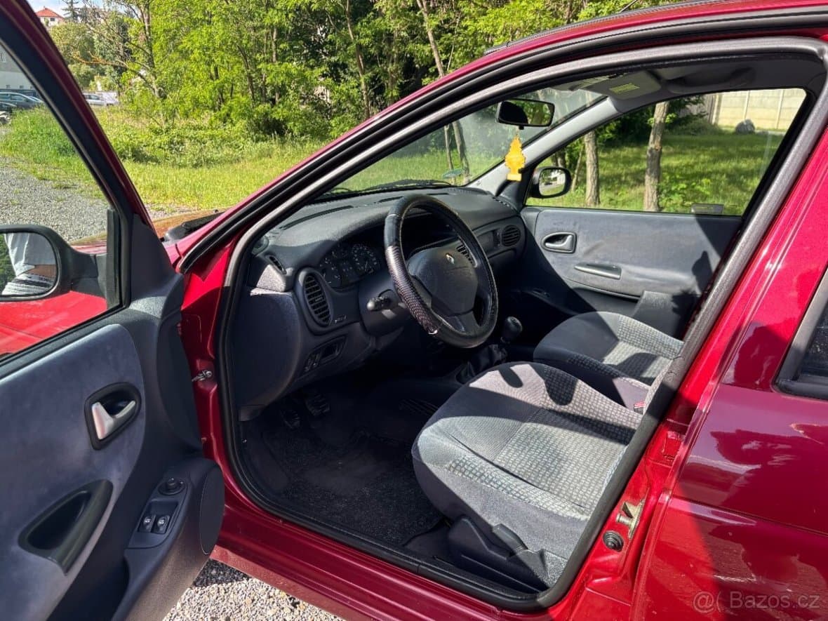 2002 Renault MEGANE - 5