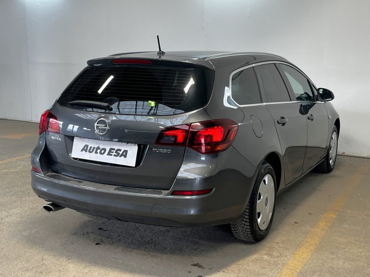 2011 Opel ASTRA - 4
