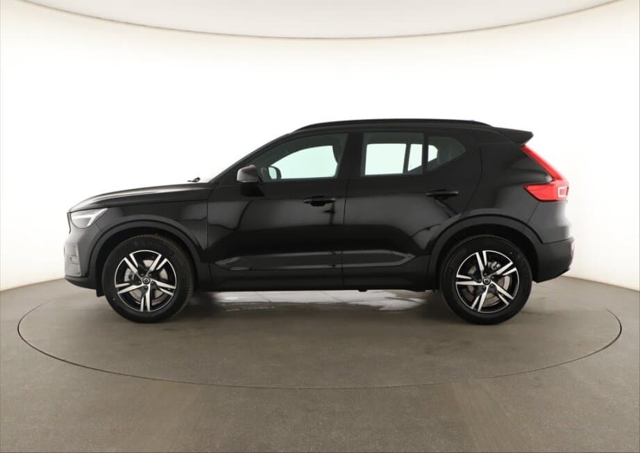 2026 Volvo XC40 - 4