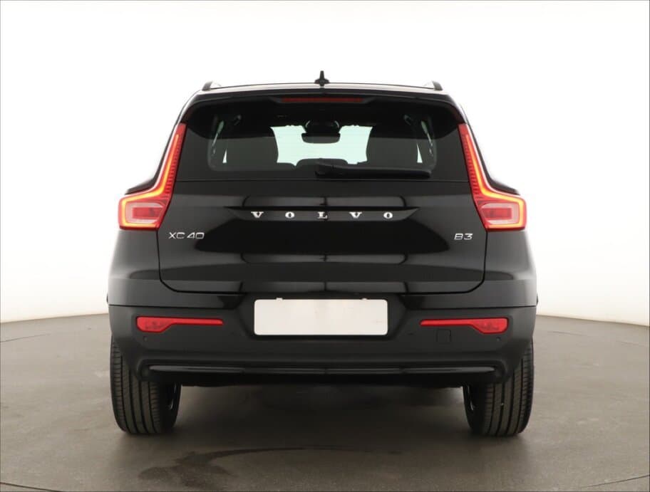 2026 Volvo XC40 - 6