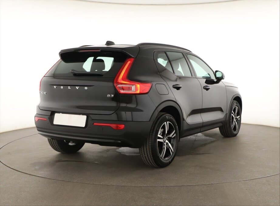 2026 Volvo XC40 - 7