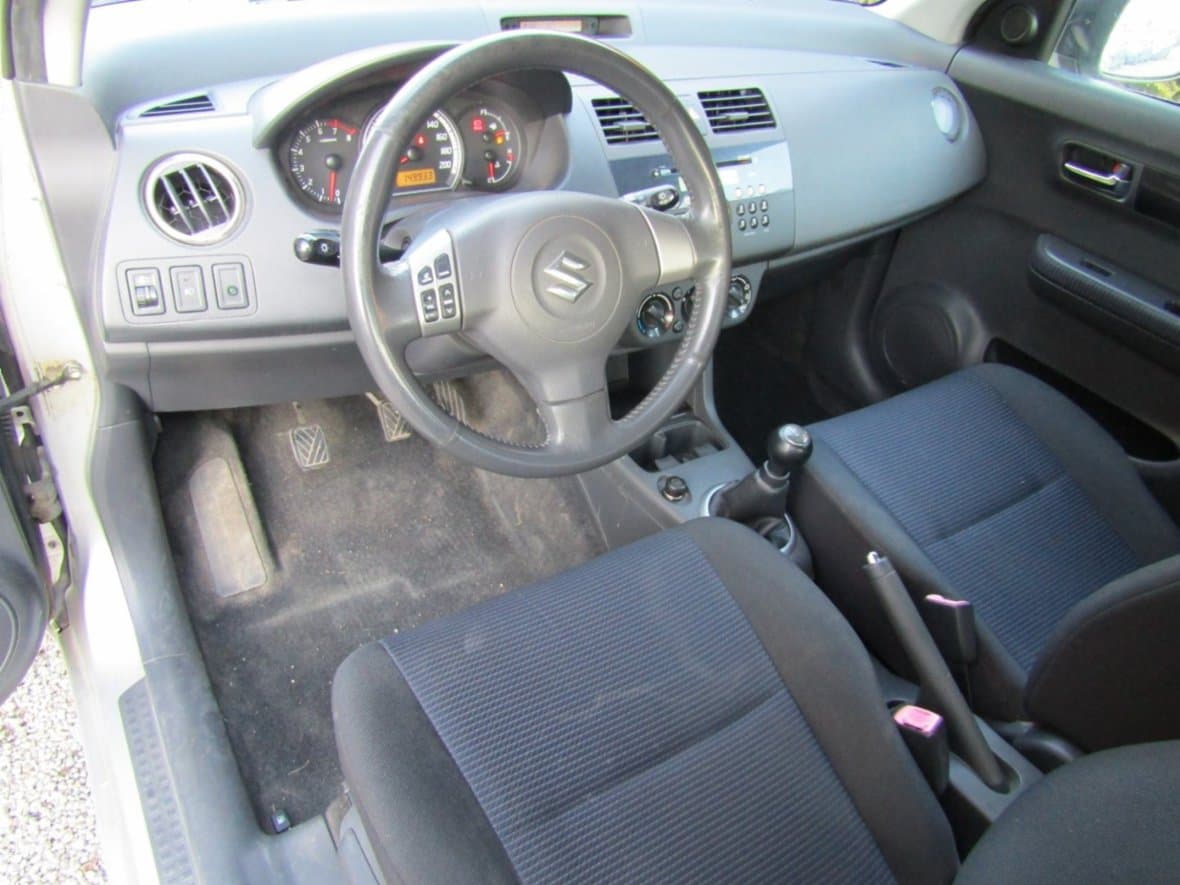 2008 Suzuki Swift - 13