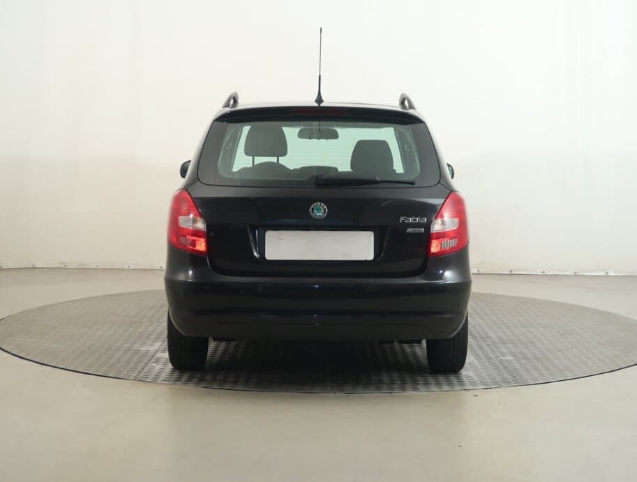 2011 Škoda FABIA - 6