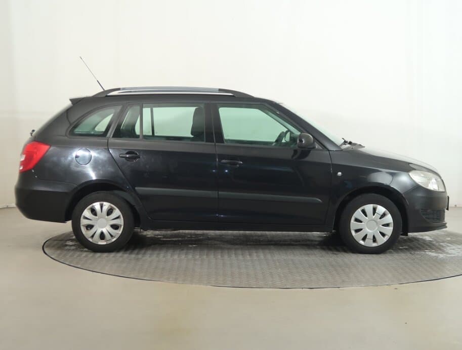 2011 Škoda FABIA - 8