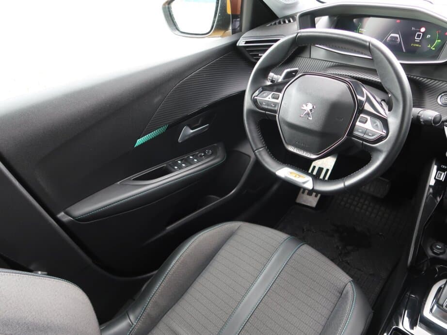 2020 Peugeot 208 - 9