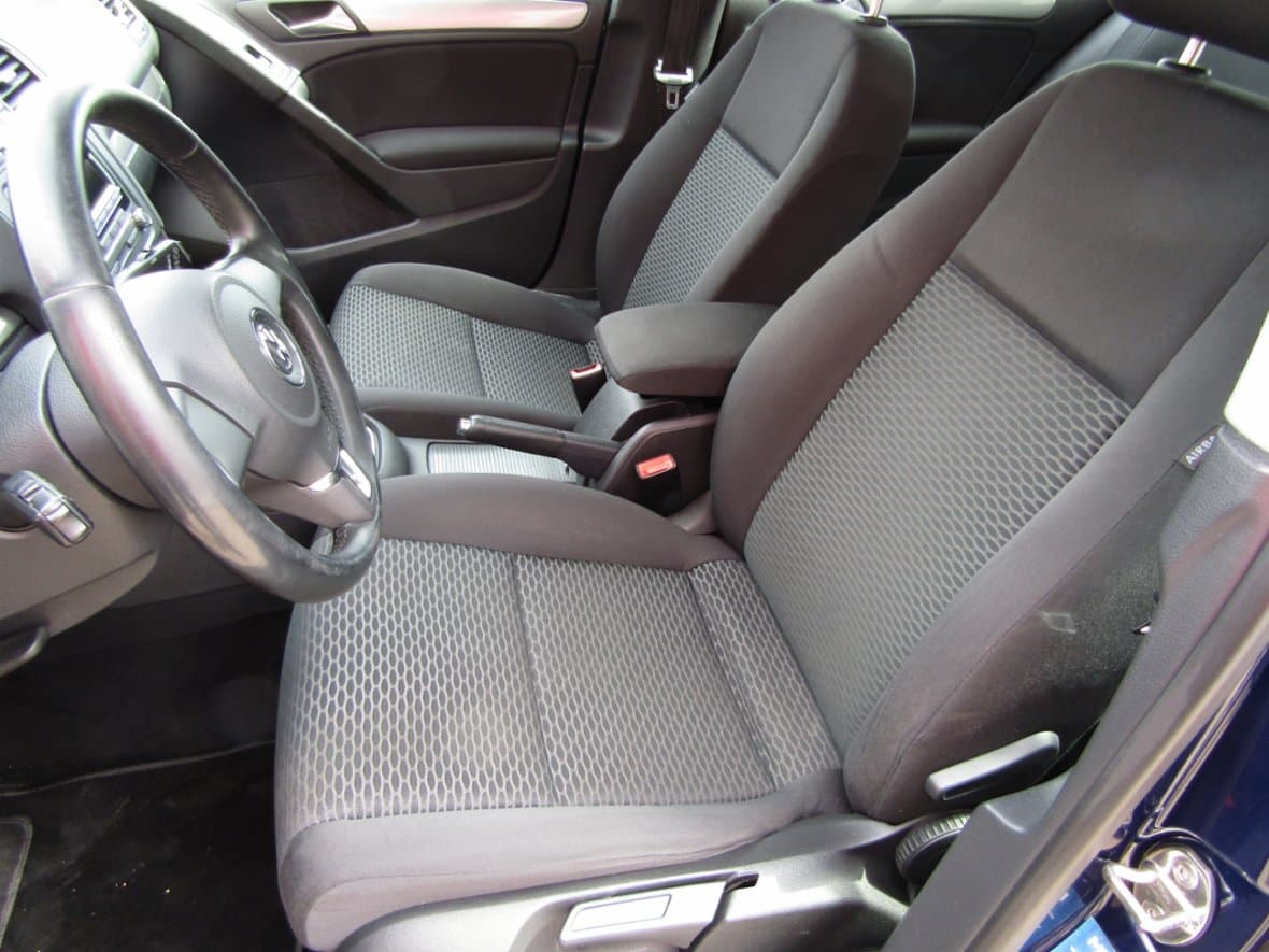 2010 Volkswagen GOLF - 9